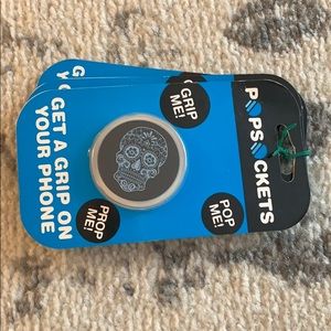 blue skull pop socket 💀